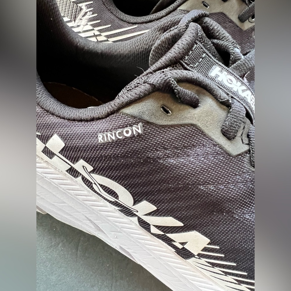 Hoka one one Men's rincon 2 Black and White Athletic Shoes size 11.5 - Picture 2 of 9